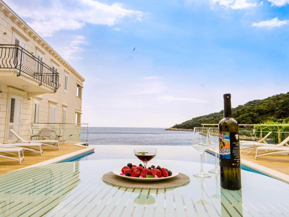 Pine Tree Boutique Apartments Saplunara Eksteriør bilde