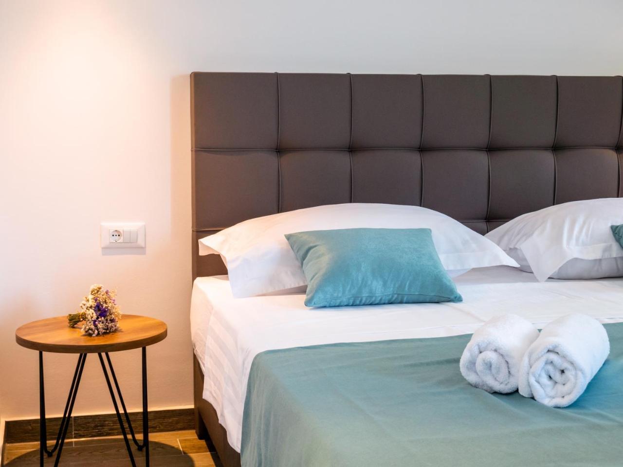 Pine Tree Boutique Apartments Saplunara Eksteriør bilde
