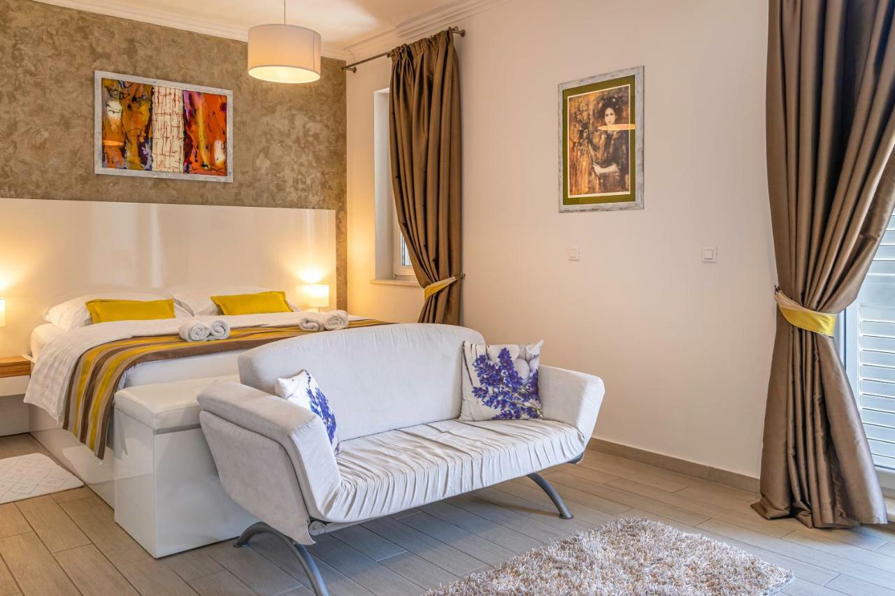 Pine Tree Boutique Apartments Saplunara Eksteriør bilde