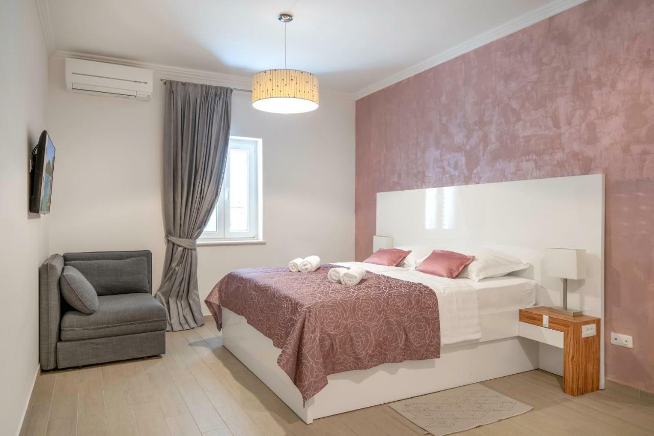 Pine Tree Boutique Apartments Saplunara Eksteriør bilde