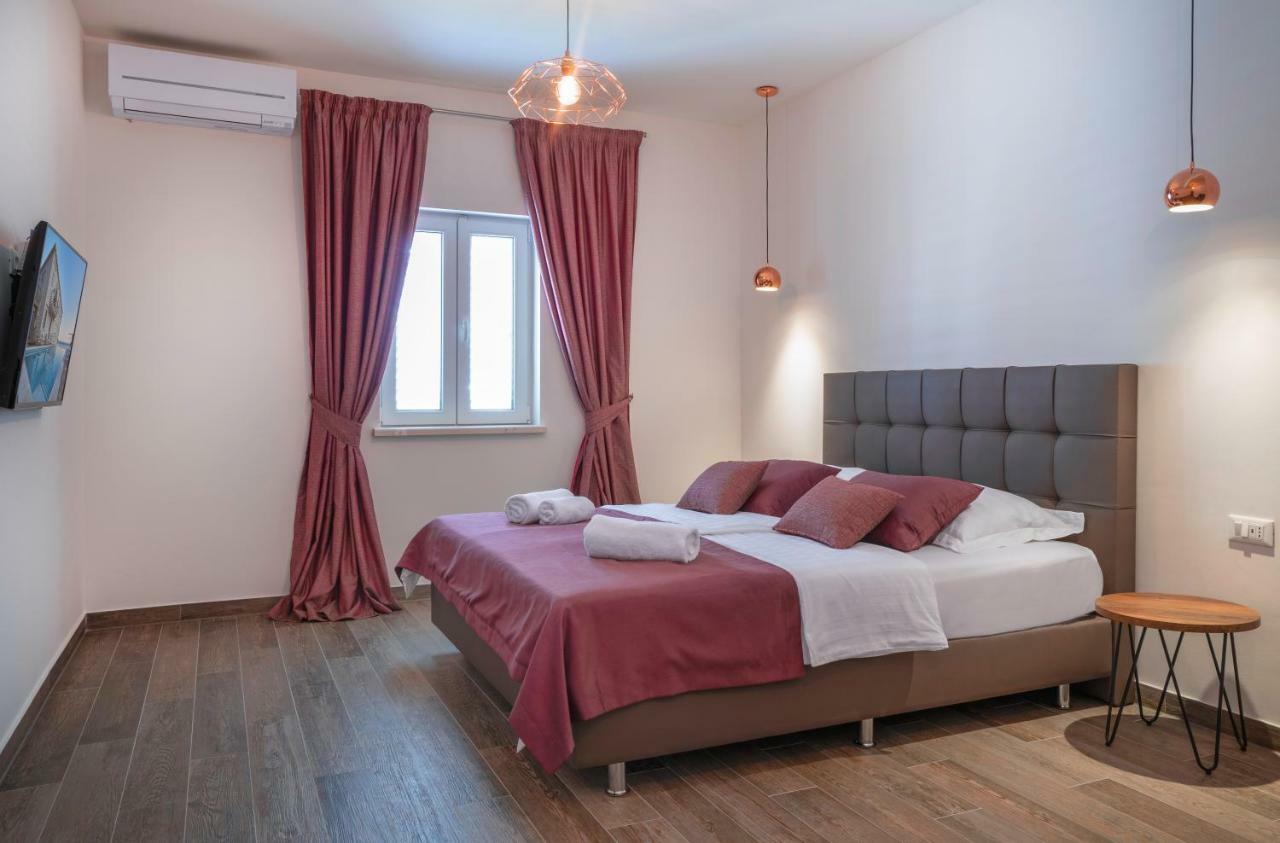 Pine Tree Boutique Apartments Saplunara Eksteriør bilde