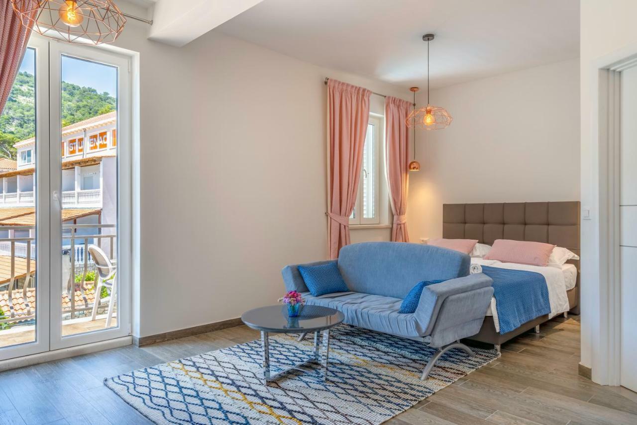 Pine Tree Boutique Apartments Saplunara Eksteriør bilde