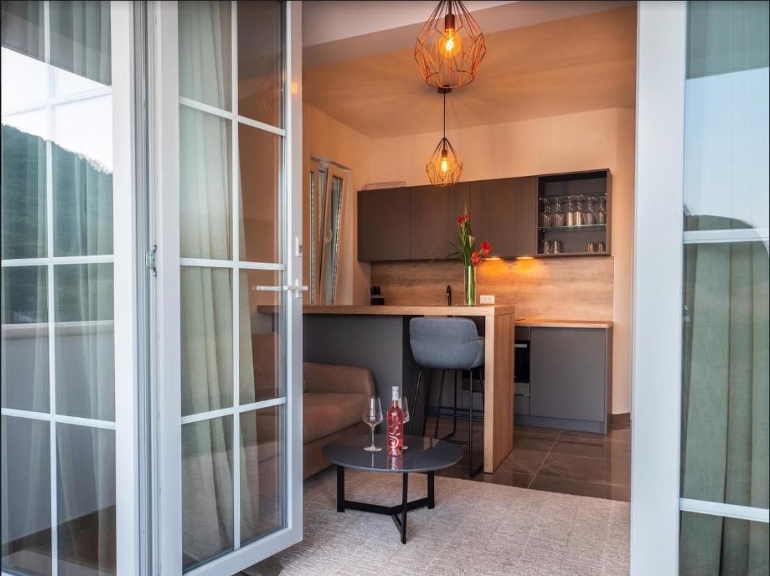 Pine Tree Boutique Apartments Saplunara Eksteriør bilde